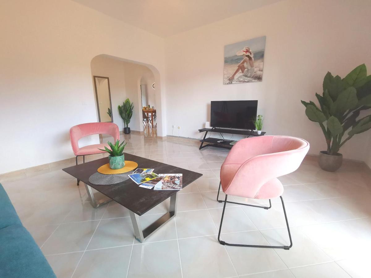 Apartment Pineta With Terrace & Park Wood View PUY Eksteriør bilde